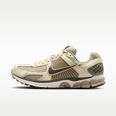 NIKE+ZOOM+VOMERO+5.png